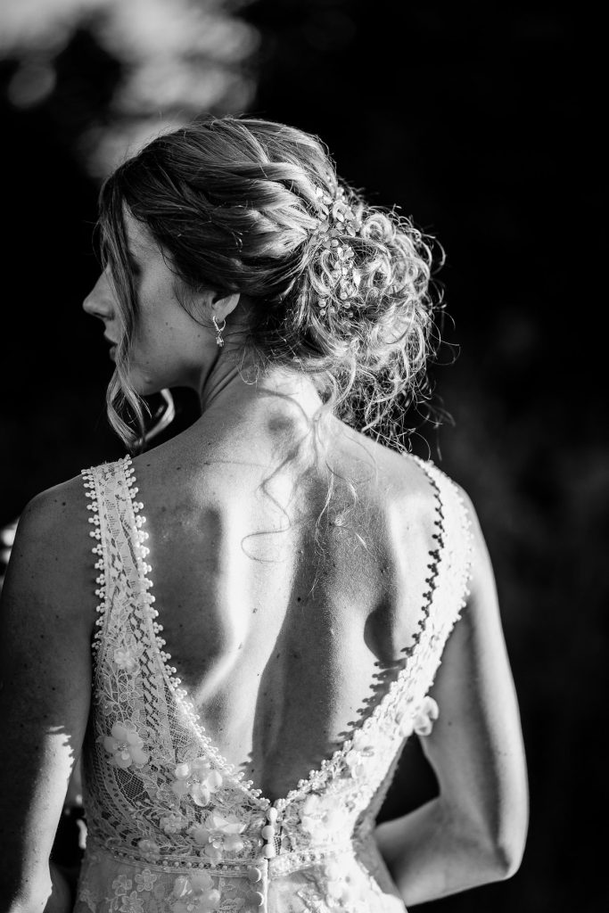 black and white photo of bride's hair style