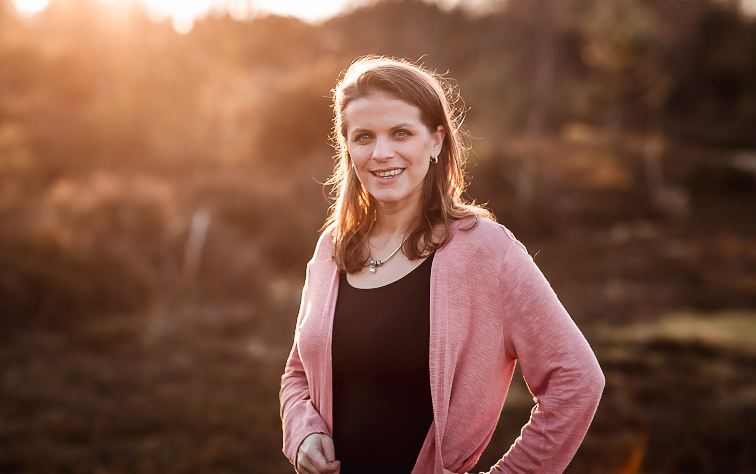 Hampshire wedding photography with relaxed and fun approach. Timeless, classic and romantic wedding photographer based in Hampshire