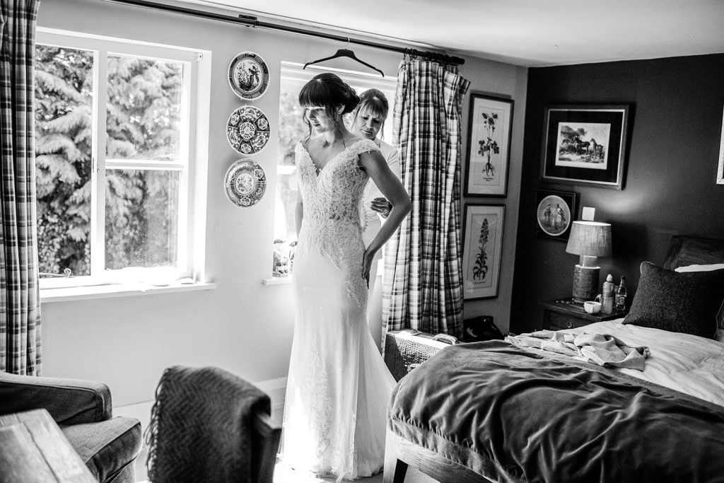 bride is getting ready. bridal prep photos