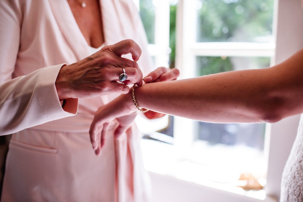 bride is getting ready. bridal prep photos