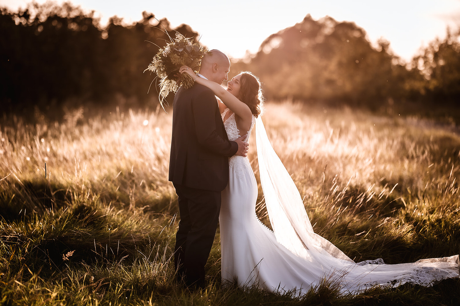 Wiltshire natural and relaxed wedding photographer