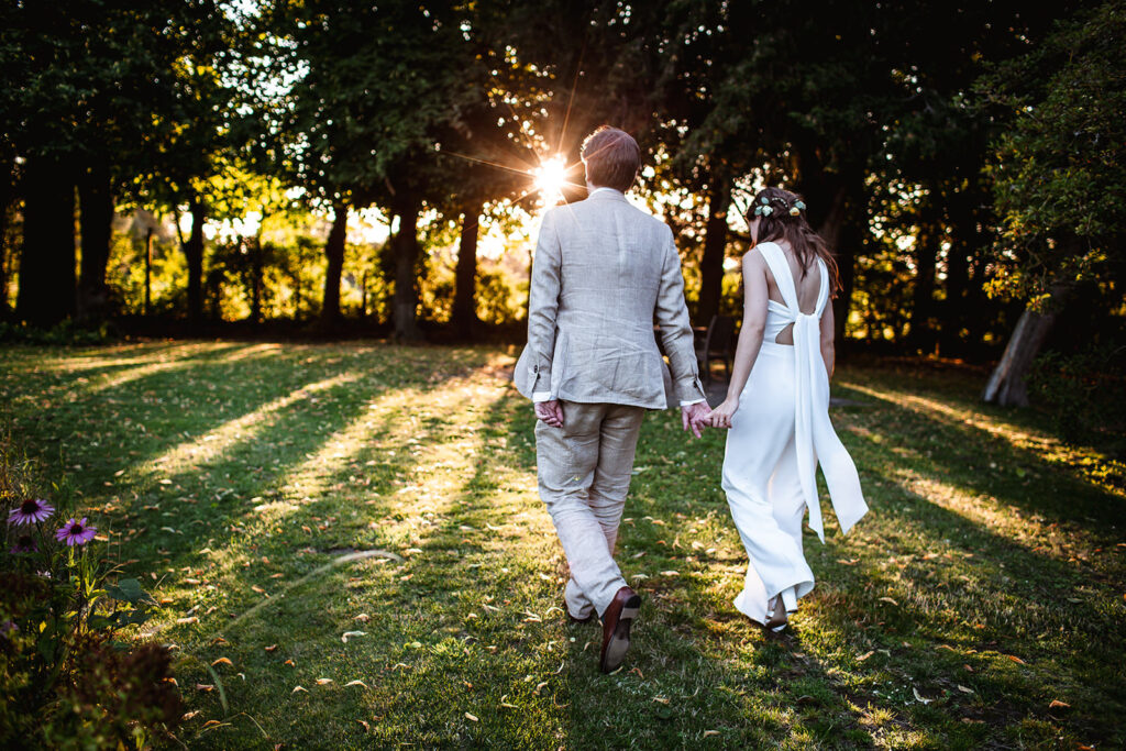 bride and groom sunset photos