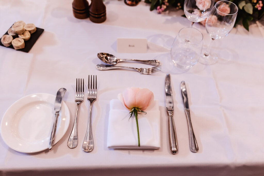 wedding table deco with rose